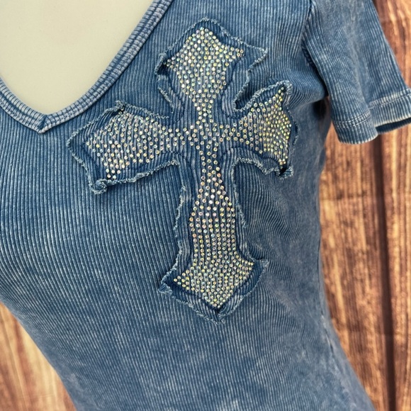 Vocal stretch faux crystal rhinestone crosses blue T-shirt women’s M - Picture 4 of 14